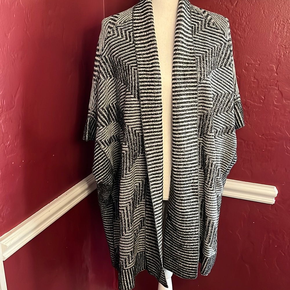 Express One Size Poncho - Picture 2 of 6